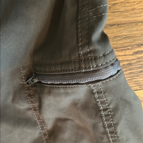 Wrangler Gray Cargo Shorts Outdoor Ready - Picture 4 of 7